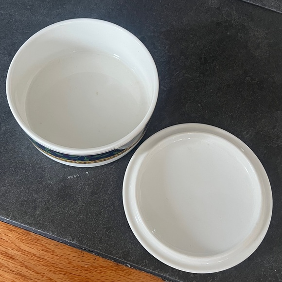 Mikasa Decorative Holiday Bowl w/ Lid - Picture 4 of 7